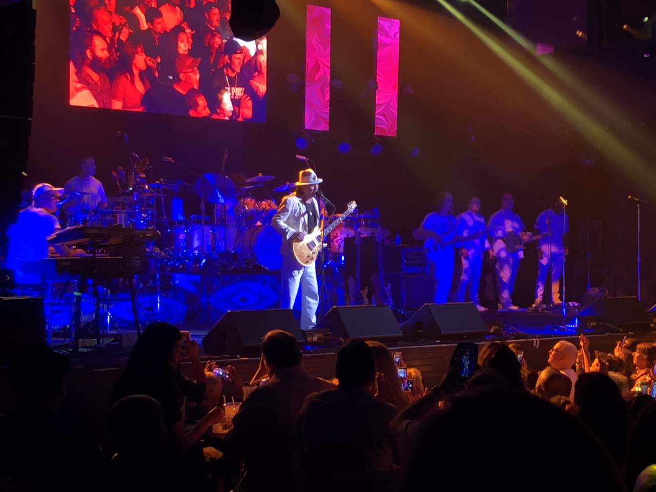vegas santana stage